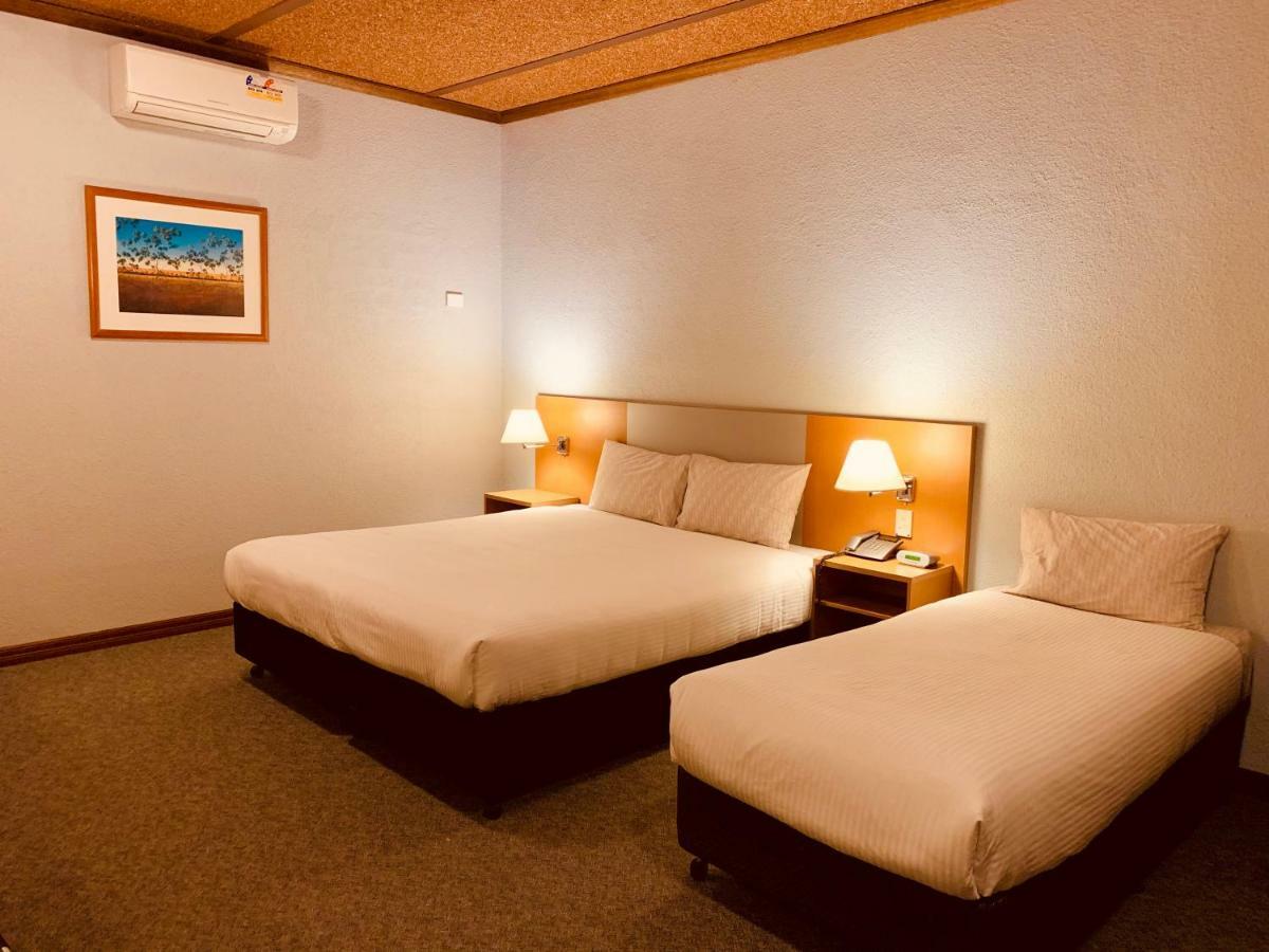 Hotel Desert Cave