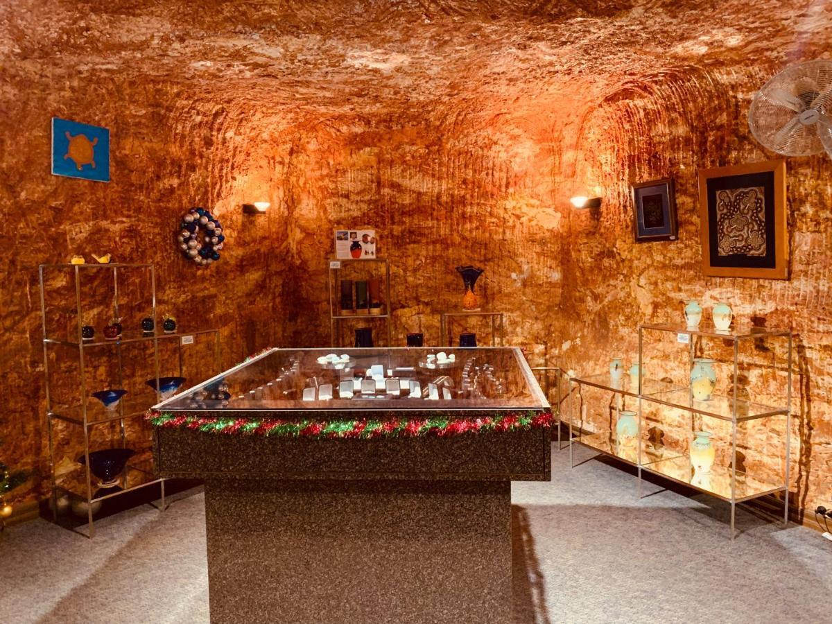 Hotel Desert Cave